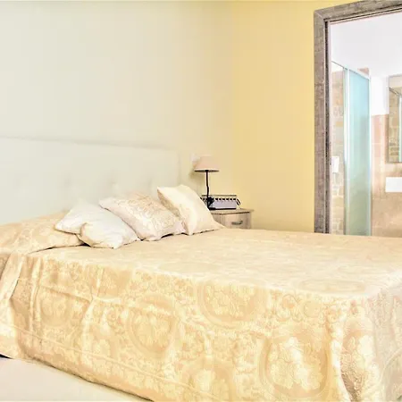 Dimora Vico Dei Nohi Bed and breakfast
